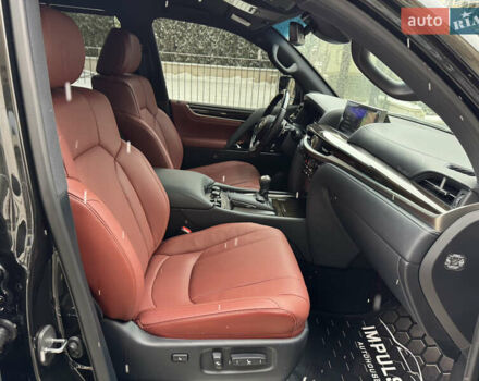 Черный Лексус ЛХ, объемом двигателя 4.46 л и пробегом 13 тыс. км за 107000 $, фото 22 на Automoto.ua
