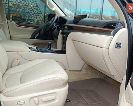 Черный Лексус ЛХ, объемом двигателя 4.46 л и пробегом 126 тыс. км за 85171 $, фото 5 на Automoto.ua