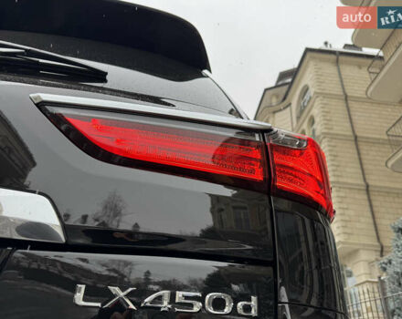 Черный Лексус ЛХ, объемом двигателя 4.46 л и пробегом 13 тыс. км за 107000 $, фото 13 на Automoto.ua