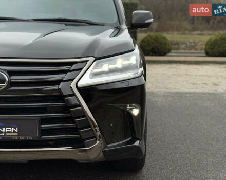 Черный Лексус ЛХ, объемом двигателя 4.46 л и пробегом 95 тыс. км за 86600 $, фото 14 на Automoto.ua