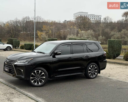 Черный Лексус ЛХ, объемом двигателя 4.46 л и пробегом 95 тыс. км за 86600 $, фото 2 на Automoto.ua