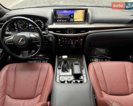 Черный Лексус ЛХ, объемом двигателя 4.46 л и пробегом 13 тыс. км за 107000 $, фото 31 на Automoto.ua