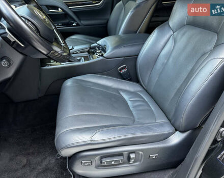 Лексус ЛХ 2021 в Киеве на Automoto.ua Черный Лексус ЛХ, объемом двигателя 4.46 л и пробегом 204 тыс. км за 79000 $, фото 8 на Automoto.ua