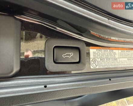 Черный Лексус ЛХ, объемом двигателя 4.46 л и пробегом 95 тыс. км за 86600 $, фото 32 на Automoto.ua