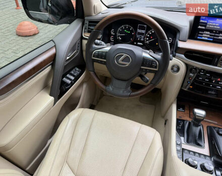 Черный Лексус ЛХ, объемом двигателя 5.66 л и пробегом 85 тыс. км за 79900 $, фото 27 на Automoto.ua