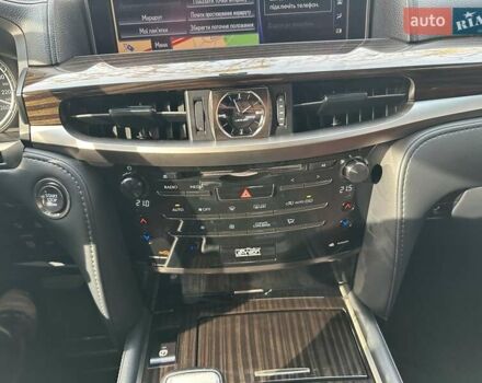 Черный Лексус ЛХ, объемом двигателя 4.46 л и пробегом 137 тыс. км за 88000 $, фото 30 на Automoto.ua