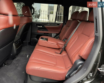 Черный Лексус ЛХ, объемом двигателя 4.46 л и пробегом 13 тыс. км за 107000 $, фото 21 на Automoto.ua