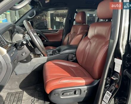 Черный Лексус ЛХ, объемом двигателя 4.46 л и пробегом 137 тыс. км за 88000 $, фото 19 на Automoto.ua