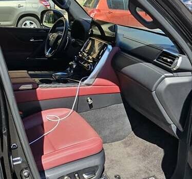 Лексус ЛХ 2021 в Киеве на Automoto.ua Черный Лексус ЛХ, объемом двигателя 3.3 л и пробегом 172 тыс. км за 100000 $, фото 3 на Automoto.ua