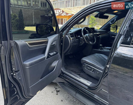 Лексус ЛХ 2021 в Киеве на Automoto.ua Черный Лексус ЛХ, объемом двигателя 4.46 л и пробегом 204 тыс. км за 79000 $, фото 12 на Automoto.ua
