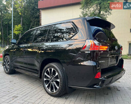 Черный Лексус ЛХ, объемом двигателя 5.66 л и пробегом 62 тыс. км за 98500 $, фото 21 на Automoto.ua
