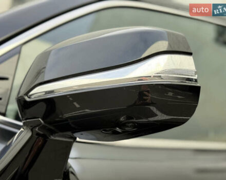 Черный Лексус ЛХ, объемом двигателя 3.3 л и пробегом 36 тыс. км за 117000 $, фото 3 на Automoto.ua