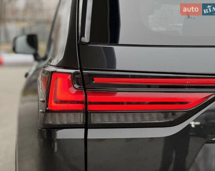 Черный Лексус ЛХ, объемом двигателя 3.35 л и пробегом 68 тыс. км за 112000 $, фото 14 на Automoto.ua