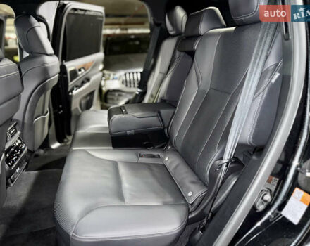 Черный Лексус ЛХ, объемом двигателя 3.35 л и пробегом 63 тыс. км за 114000 $, фото 33 на Automoto.ua