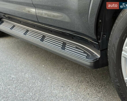 Черный Лексус ЛХ, объемом двигателя 3.45 л и пробегом 72 тыс. км за 128000 $, фото 41 на Automoto.ua