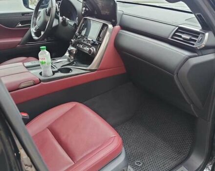 Черный Лексус ЛХ, объемом двигателя 3.35 л и пробегом 94 тыс. км за 113000 $, фото 13 на Automoto.ua