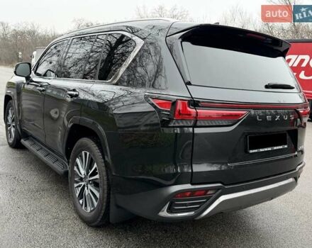 Черный Лексус ЛХ, объемом двигателя 3.35 л и пробегом 51 тыс. км за 112500 $, фото 5 на Automoto.ua