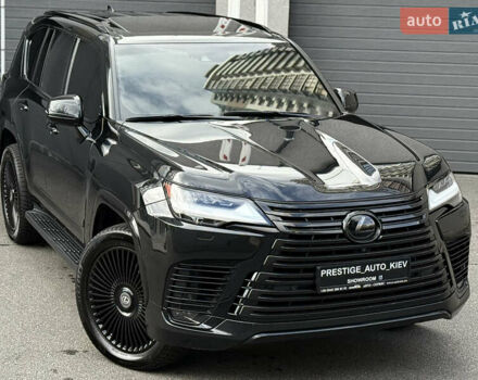 Черный Лексус ЛХ, объемом двигателя 3.45 л и пробегом 70 тыс. км за 127000 $, фото 2 на Automoto.ua