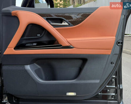 Черный Лексус ЛХ, объемом двигателя 3.45 л и пробегом 72 тыс. км за 128000 $, фото 58 на Automoto.ua