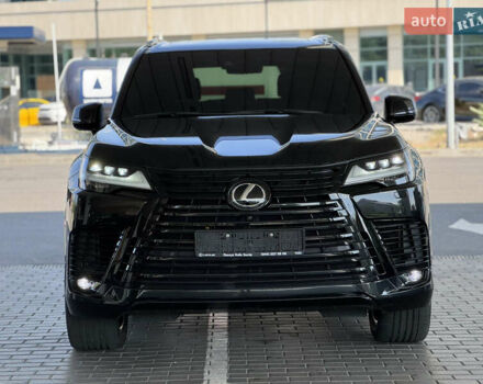 Черный Лексус ЛХ, объемом двигателя 3.35 л и пробегом 50 тыс. км за 118500 $, фото 1 на Automoto.ua