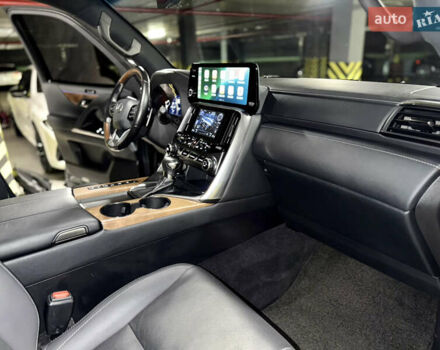 Черный Лексус ЛХ, объемом двигателя 3.35 л и пробегом 63 тыс. км за 114000 $, фото 21 на Automoto.ua