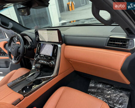 Лексус ЛХ 2022 у Києві на Automoto.ua Чорний Лексус ЛХ, об'ємом двигуна 3.45 л та пробігом 70 тис. км за 123000 $, фото 48 на Automoto.ua