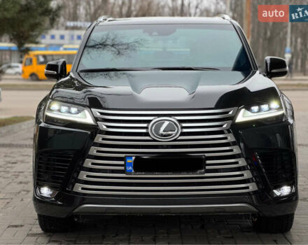 Черный Лексус ЛХ, объемом двигателя 3.35 л и пробегом 68 тыс. км за 112000 $, фото 3 на Automoto.ua