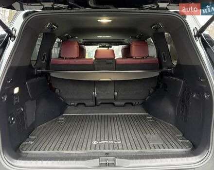 Черный Лексус ЛХ, объемом двигателя 3.35 л и пробегом 51 тыс. км за 112500 $, фото 18 на Automoto.ua