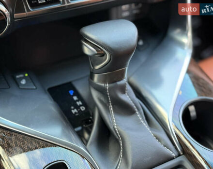 Лексус ЛХ 2022 у Києві на Automoto.ua Чорний Лексус ЛХ, об'ємом двигуна 3.45 л та пробігом 70 тис. км за 123000 $, фото 89 на Automoto.ua