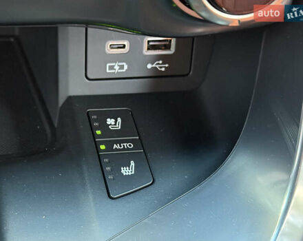 Черный Лексус ЛХ, объемом двигателя 3.45 л и пробегом 72 тыс. км за 128000 $, фото 87 на Automoto.ua