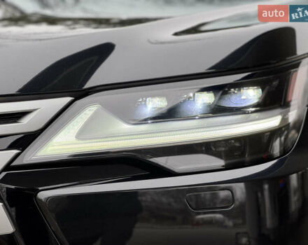 Черный Лексус ЛХ, объемом двигателя 3.35 л и пробегом 68 тыс. км за 112000 $, фото 5 на Automoto.ua