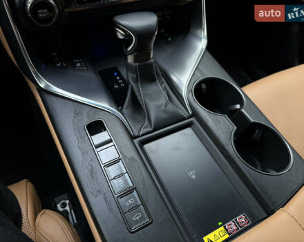 Черный Лексус ЛХ, объемом двигателя 3.3 л и пробегом 36 тыс. км за 117000 $, фото 23 на Automoto.ua