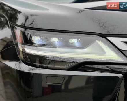 Черный Лексус ЛХ, объемом двигателя 3.35 л и пробегом 68 тыс. км за 112000 $, фото 7 на Automoto.ua