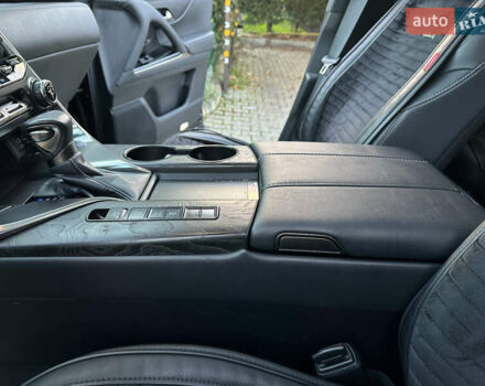 Чорний Лексус ЛХ, об'ємом двигуна 3.35 л та пробігом 120 тис. км за 99000 $, фото 56 на Automoto.ua