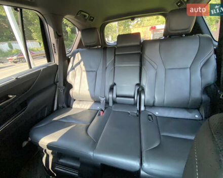 Черный Лексус ЛХ, объемом двигателя 3.35 л и пробегом 91 тыс. км за 111000 $, фото 3 на Automoto.ua
