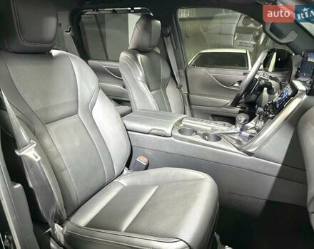 Черный Лексус ЛХ, объемом двигателя 3.35 л и пробегом 35 тыс. км за 125000 $, фото 35 на Automoto.ua