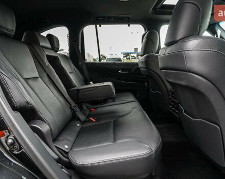 Черный Лексус ЛХ, объемом двигателя 3.45 л и пробегом 20 тыс. км за 130497 $, фото 6 на Automoto.ua