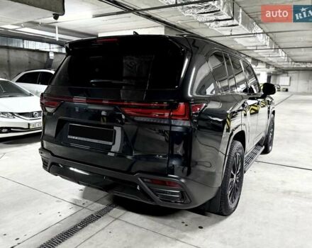 Черный Лексус ЛХ, объемом двигателя 3.35 л и пробегом 35 тыс. км за 125000 $, фото 10 на Automoto.ua