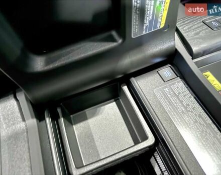 Черный Лексус ЛХ, объемом двигателя 3.35 л и пробегом 35 тыс. км за 125000 $, фото 41 на Automoto.ua