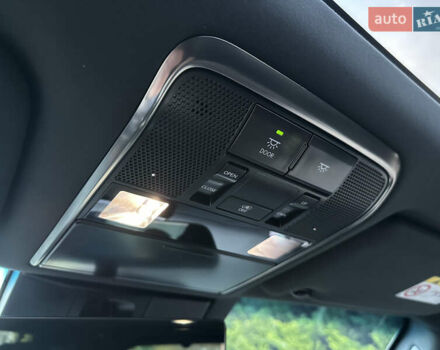 Чорний Лексус ЛХ, об'ємом двигуна 3.35 л та пробігом 120 тис. км за 99000 $, фото 69 на Automoto.ua