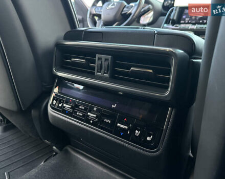 Чорний Лексус ЛХ, об'ємом двигуна 3.35 л та пробігом 120 тис. км за 99000 $, фото 41 на Automoto.ua