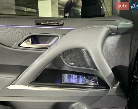 Черный Лексус ЛХ, объемом двигателя 3.35 л и пробегом 35 тыс. км за 125000 $, фото 21 на Automoto.ua