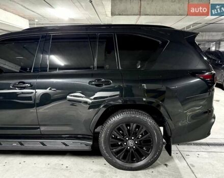 Черный Лексус ЛХ, объемом двигателя 3.35 л и пробегом 35 тыс. км за 125000 $, фото 5 на Automoto.ua