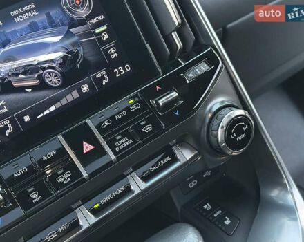 Чорний Лексус ЛХ, об'ємом двигуна 3.35 л та пробігом 120 тис. км за 99000 $, фото 62 на Automoto.ua