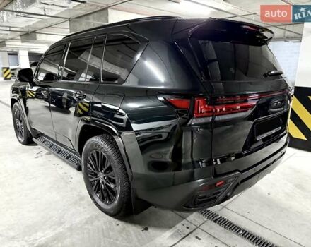 Черный Лексус ЛХ, объемом двигателя 3.35 л и пробегом 35 тыс. км за 125000 $, фото 6 на Automoto.ua