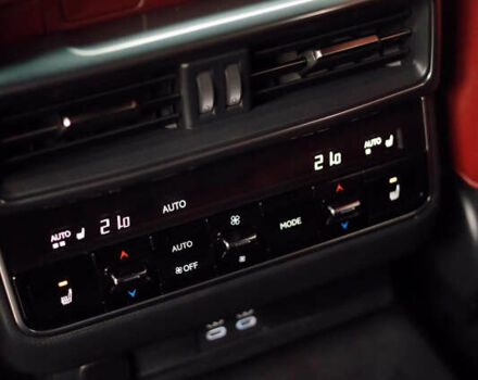 Черный Лексус ЛХ, объемом двигателя 3.35 л и пробегом 56 тыс. км за 116999 $, фото 32 на Automoto.ua