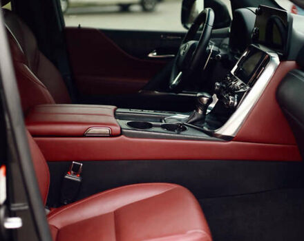 Черный Лексус ЛХ, объемом двигателя 3.35 л и пробегом 56 тыс. км за 116999 $, фото 33 на Automoto.ua