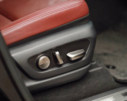 Черный Лексус ЛХ, объемом двигателя 3.35 л и пробегом 56 тыс. км за 116999 $, фото 23 на Automoto.ua