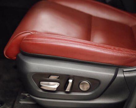 Черный Лексус ЛХ, объемом двигателя 3.35 л и пробегом 56 тыс. км за 116999 $, фото 16 на Automoto.ua