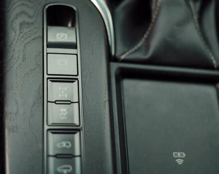 Черный Лексус ЛХ, объемом двигателя 3.35 л и пробегом 56 тыс. км за 116999 $, фото 27 на Automoto.ua